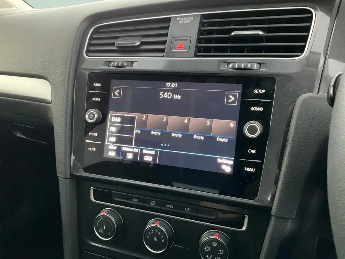 2019-volkswagen-golf-16tdi-s-ss-hatchback-5d-big-5