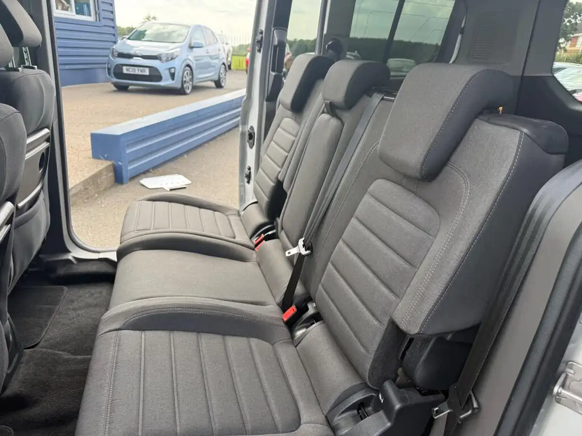 2022-ford-grand-tourneo-connect-15-titanium-120ps-ecoblue-1499cc-powershift-big-37