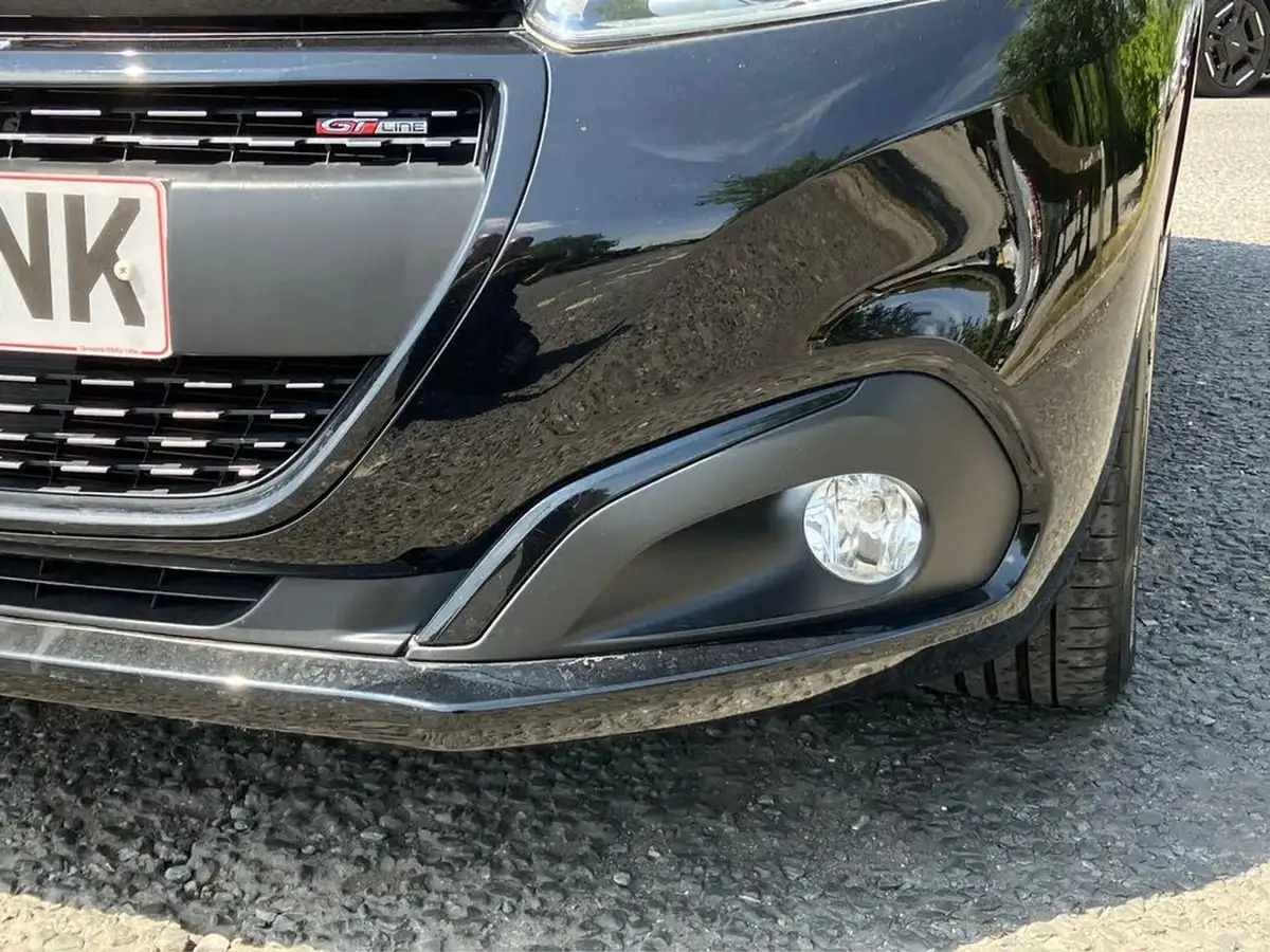 2018-peugeot-208-12-puretech-gt-line-eat6-big-24