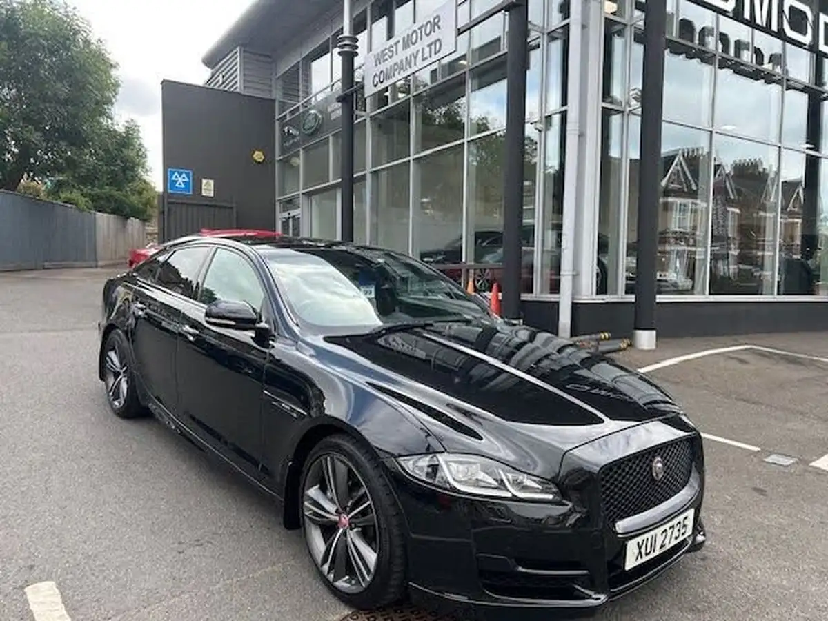 2019-jaguar-xj-series-30td-xj-r-sport-big-0