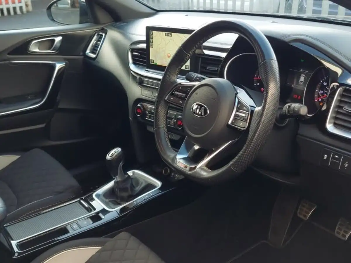 2019-kia-pro-ceed-14-t-gdi-gt-line-big-11