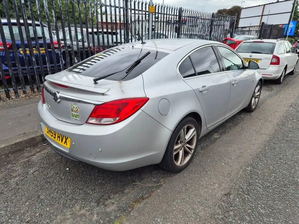 2009-vauxhall-insignia-18-sri-hatchback-5d-big-4