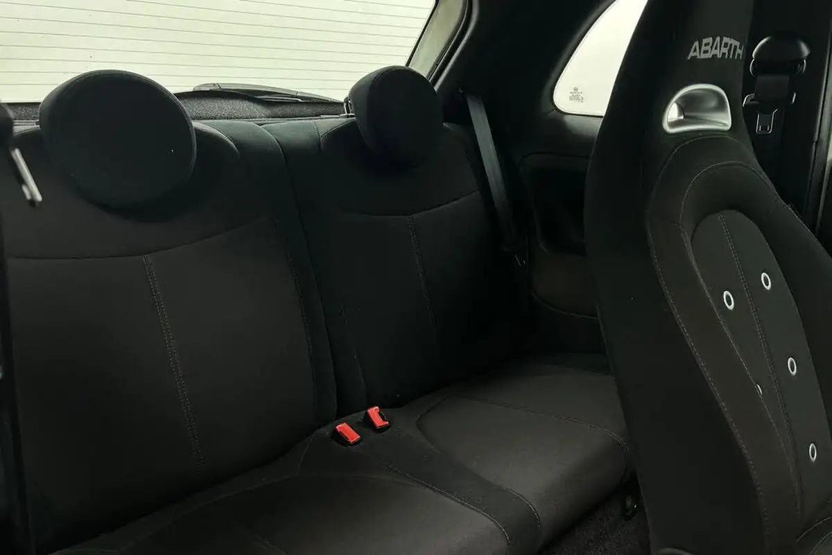 2019-abarth-595-14-tjet-big-16