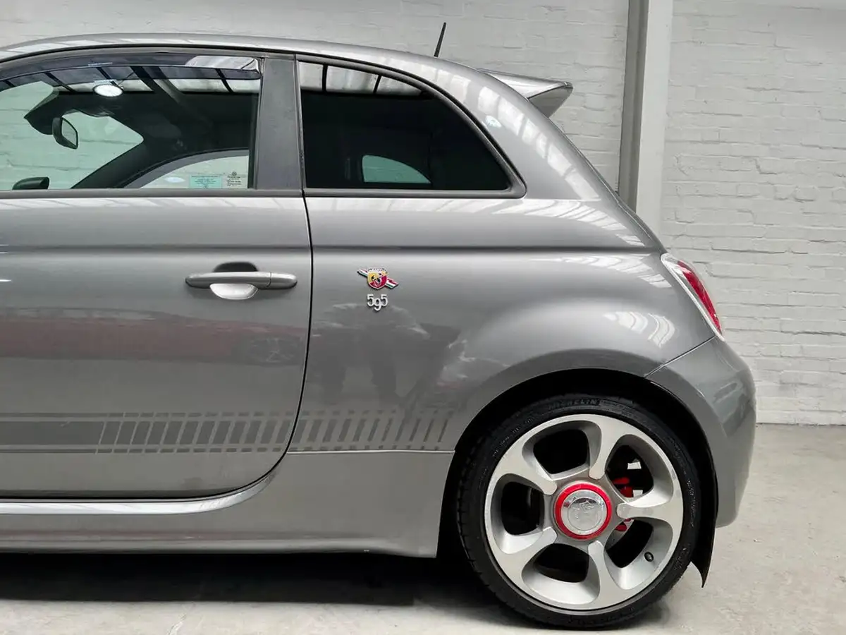 2012-abarth-595-big-27