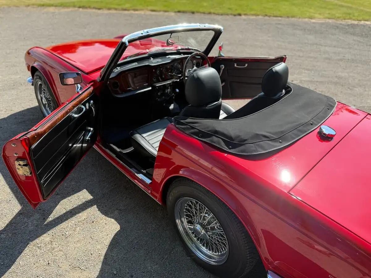 1971-triumph-tr6-convertible-big-24