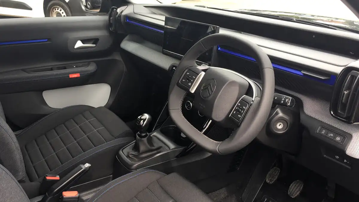2025-citroen-c3-12-turbo-plus-big-10
