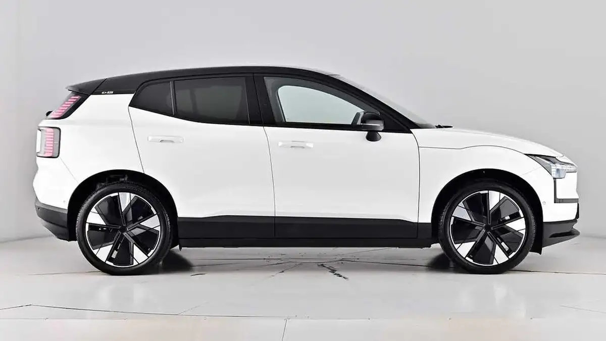 2024-volvo-ex30-e-single-motor-ultra-big-2