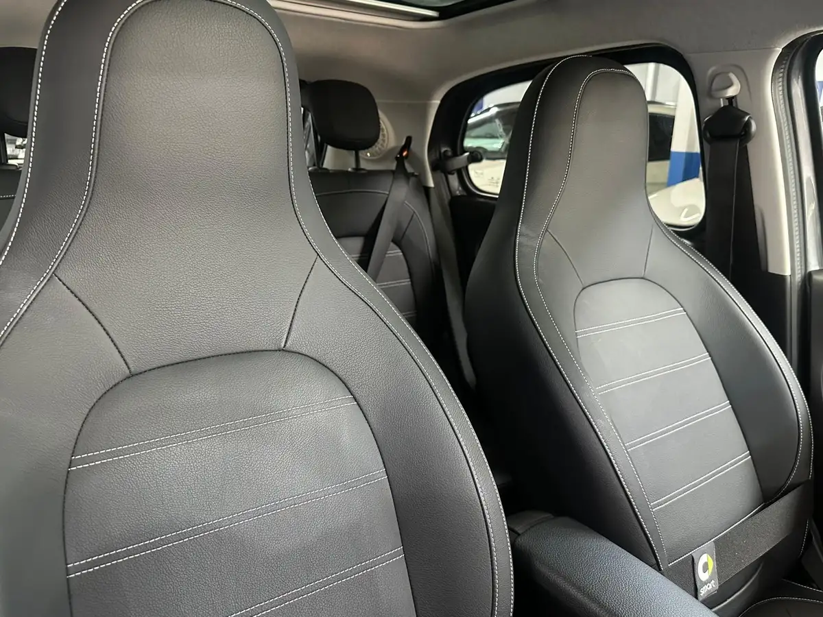 2021-smart-forfour-eq-exclusive-big-26