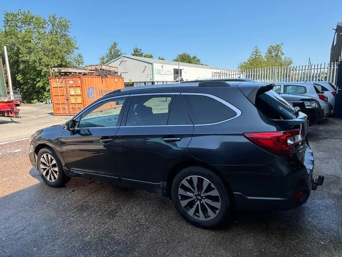 2017-subaru-outback-20td-se-premium-lineartronic-big-5
