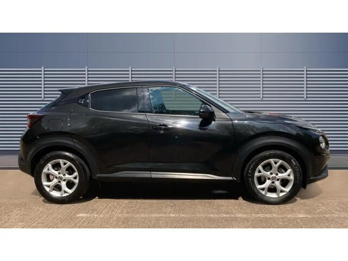 2021-nissan-juke-10-dig-t-n-connecta-big-4