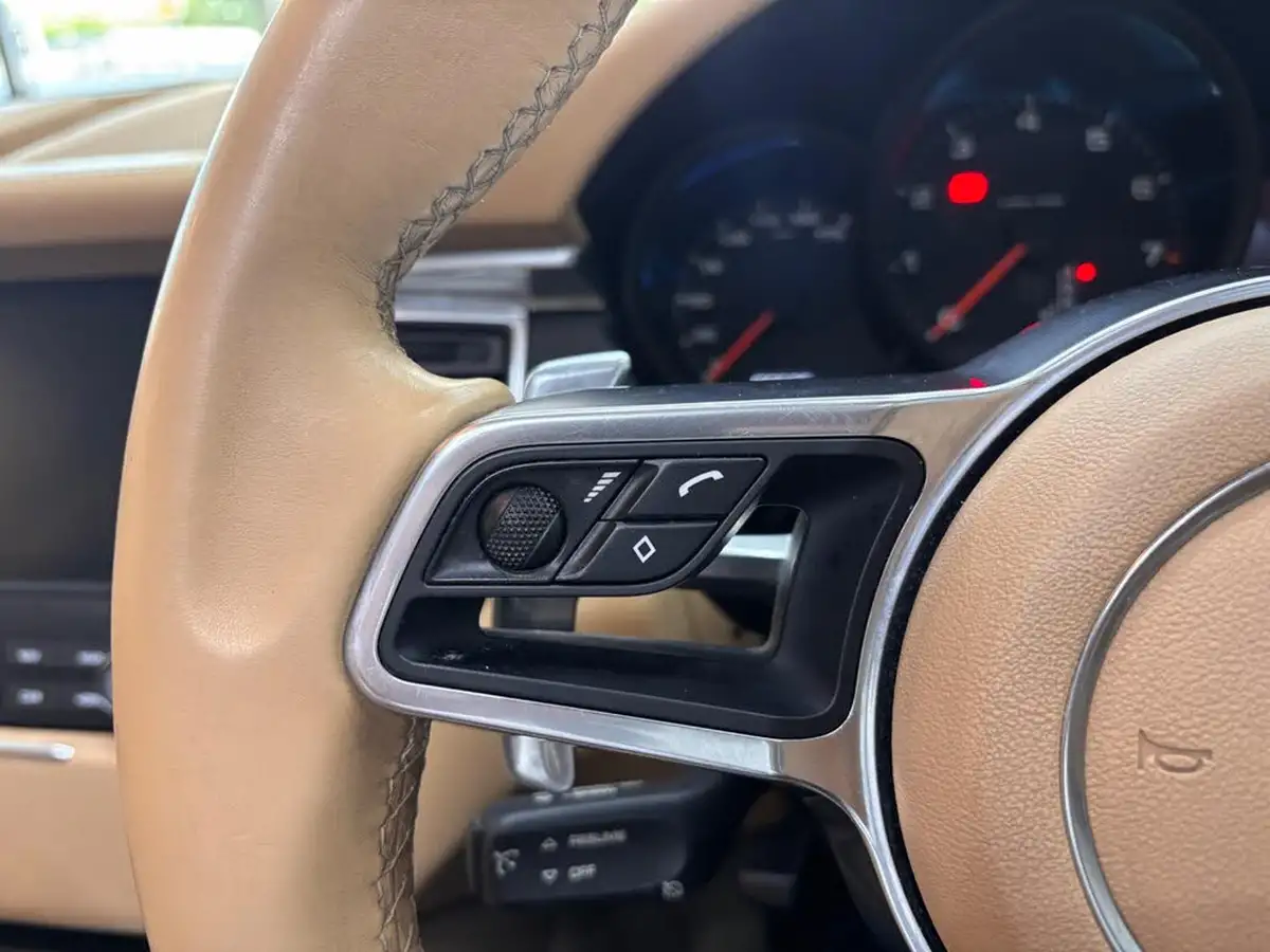 2016-porsche-macan-20-big-45