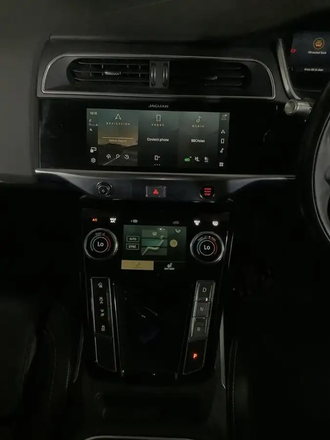2021-jaguar-i-pace-ev400-se-big-21