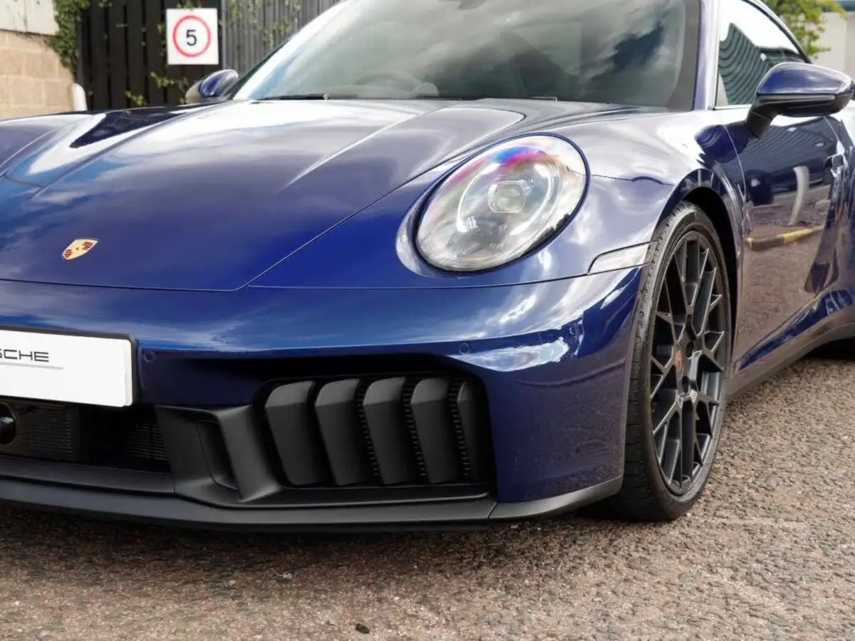 2025-porsche-911-30-carrera-gts-541ps-coupe-3591cc-pdk-big-29