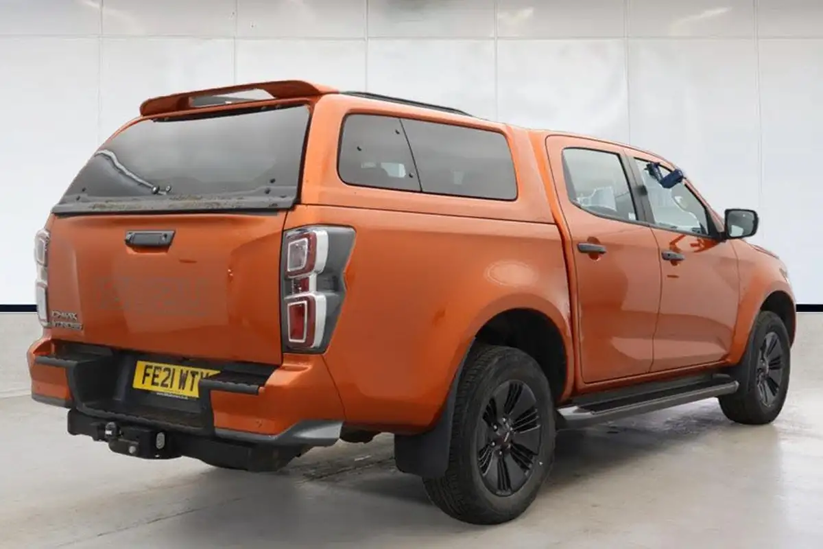 2021-isuzu-d-max-19td-v-cross-auto-big-3