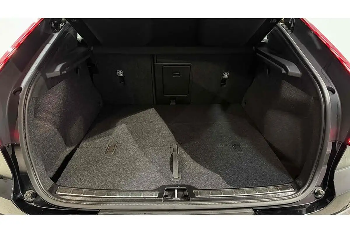 2022-volvo-c40-e-twin-recharge-pro-big-13