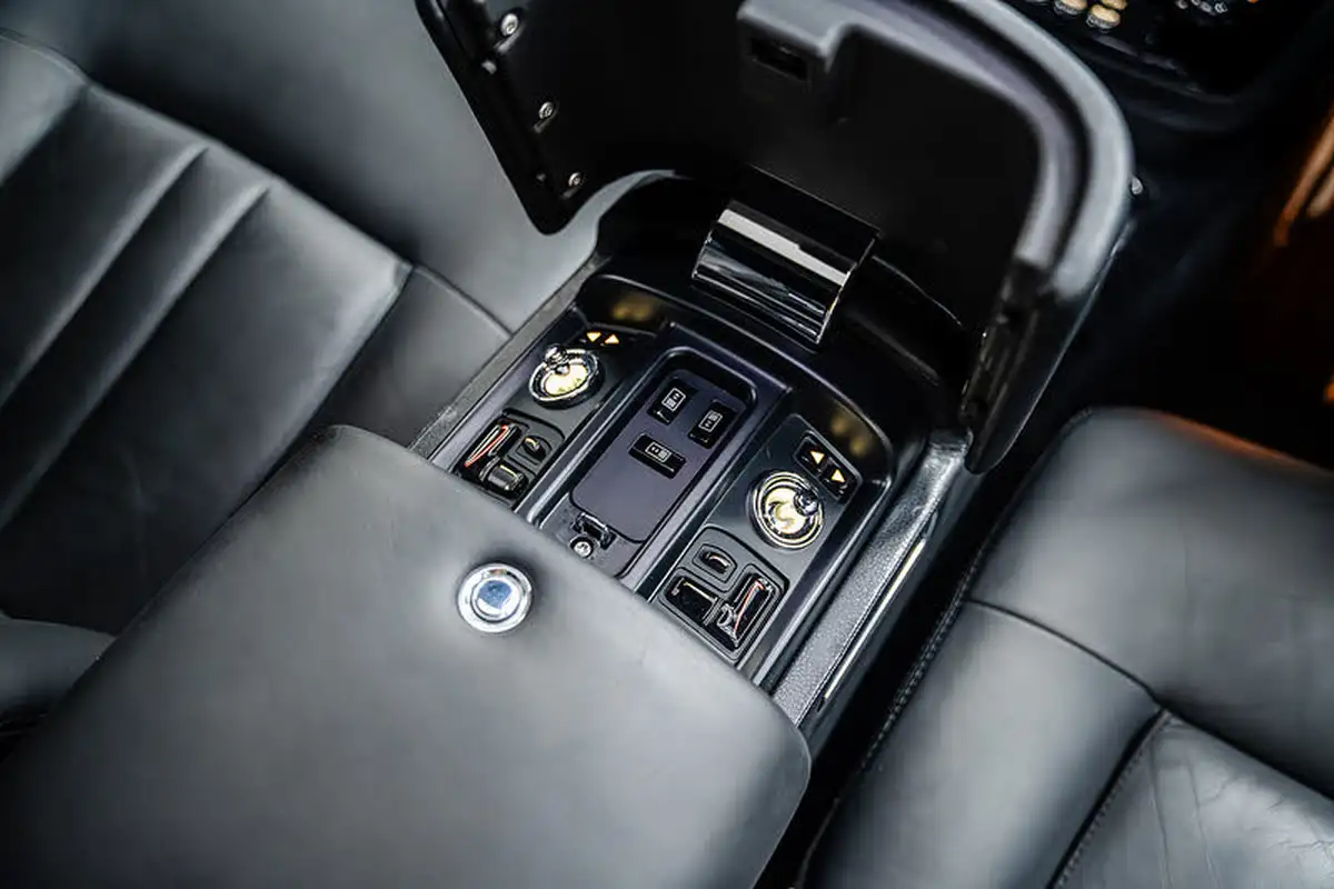2012-rolls-royce-phantom-67-big-37