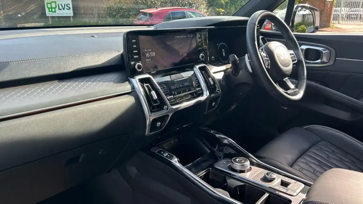2023-kia-sorento-16-t-gdi-4-261bhp-phev-big-2