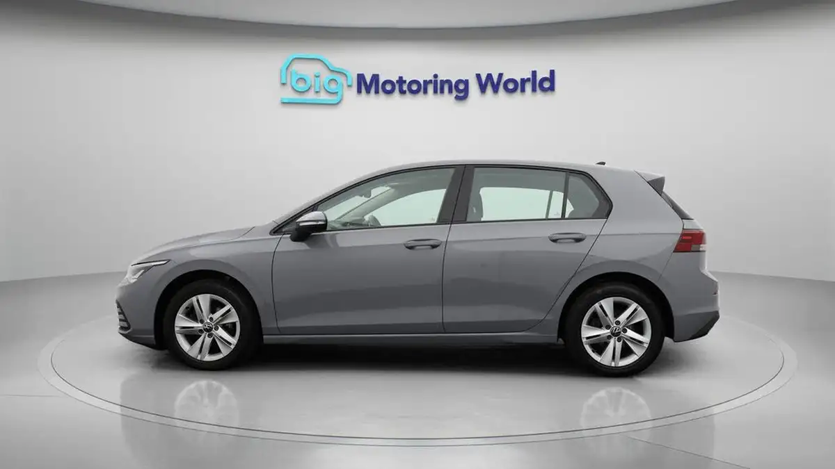 2020-volkswagen-golf-15-tsi-life-150ps-hatchback-big-4