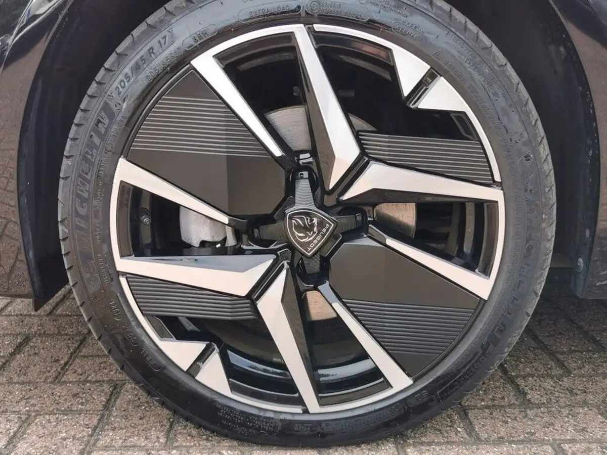 2024-peugeot-208-e-gt-156ps-51kwh-big-28
