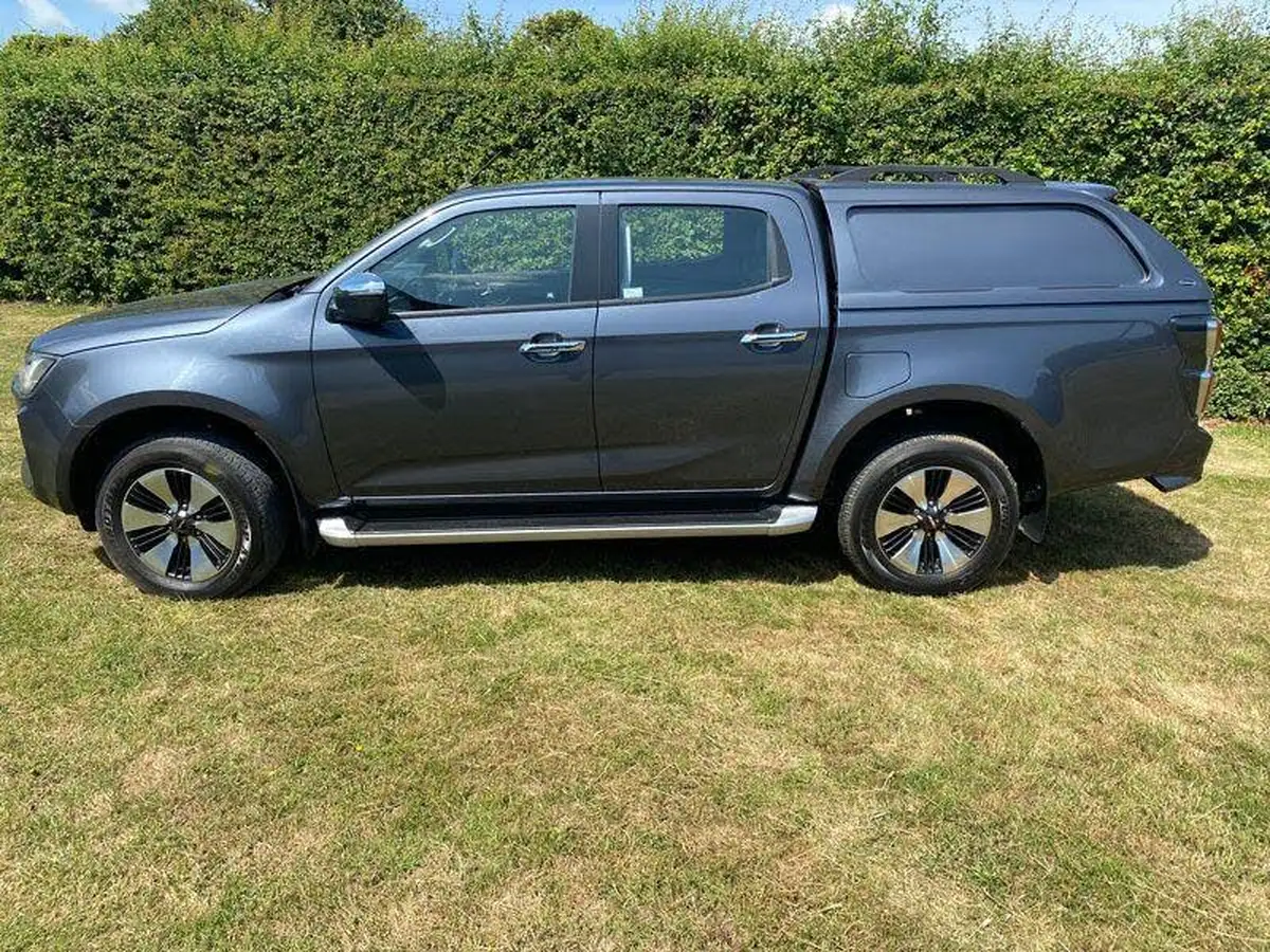 2023-isuzu-d-max-19td-dl40-big-7