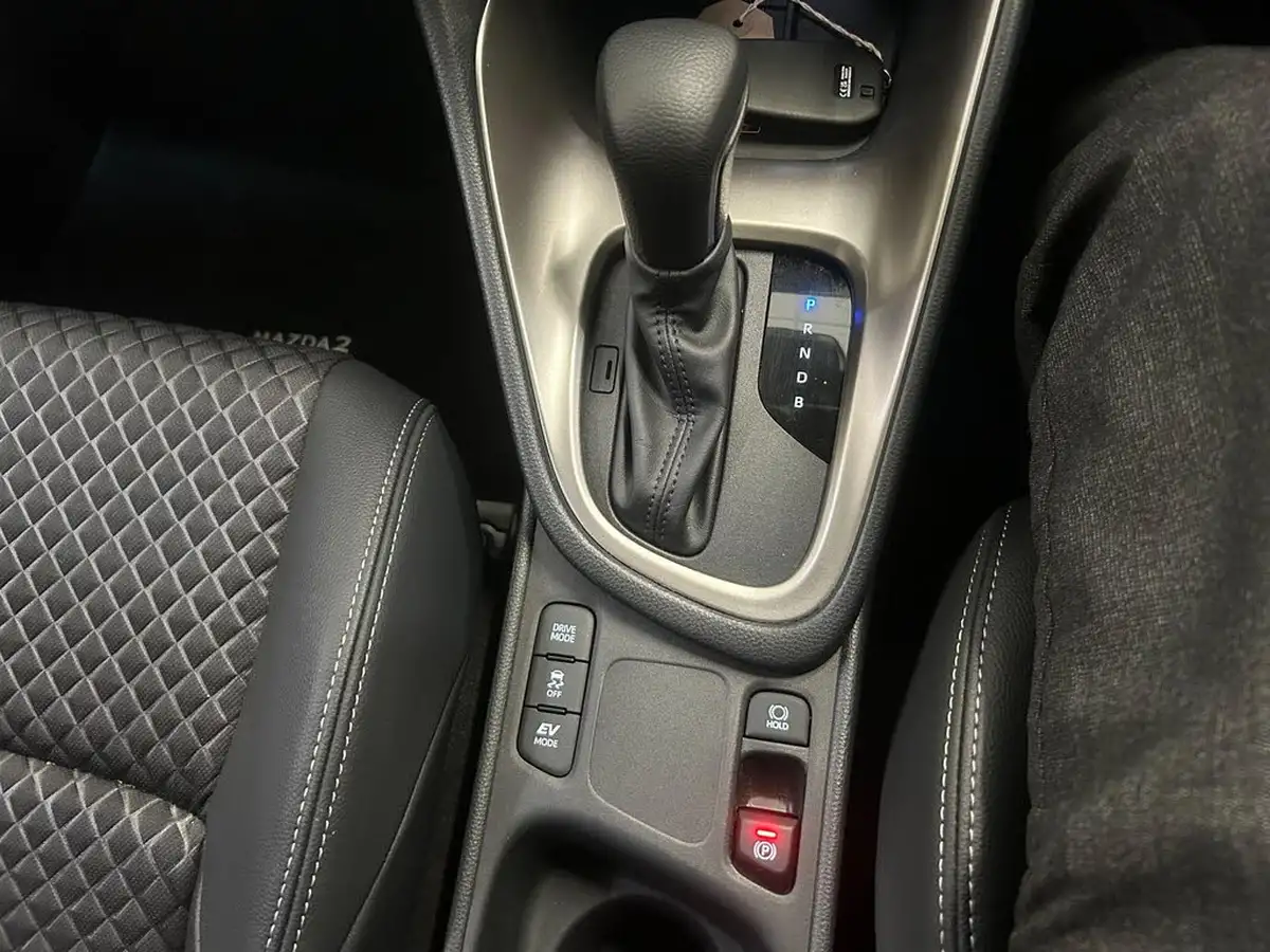 2025-mazda-mazda2-15-homura-big-13