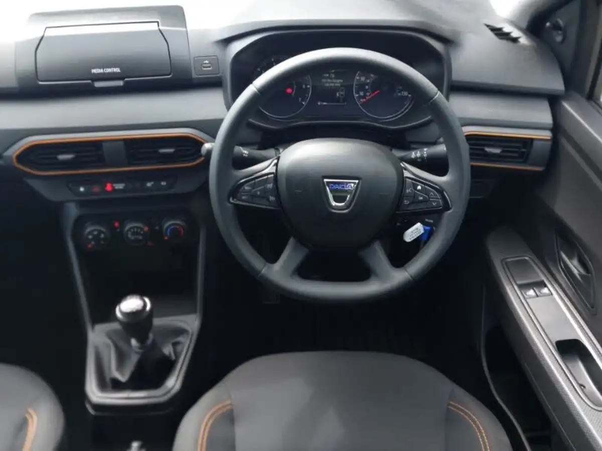 2022-dacia-sandero-stepway-10-tce-essential-90bhp-big-6