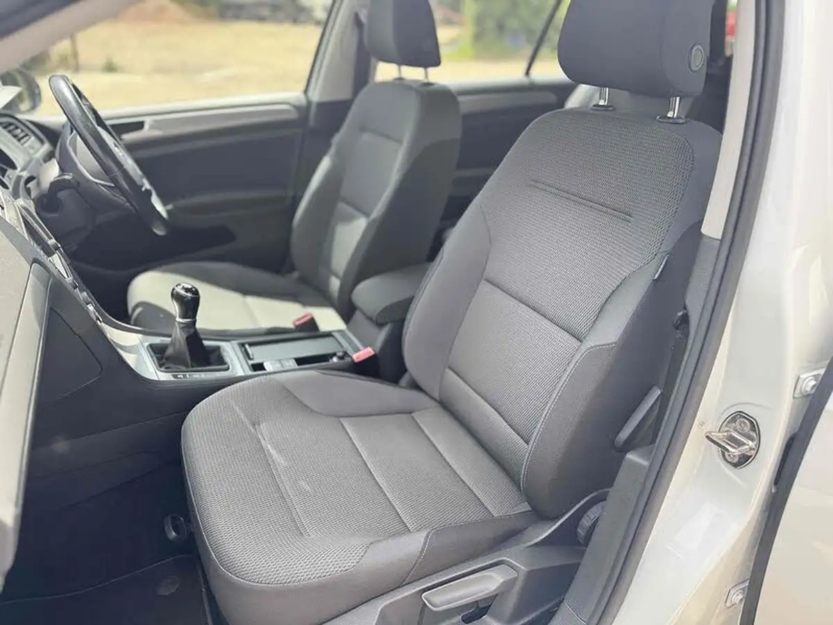 2015-volkswagen-golf-14-match-5d-big-17