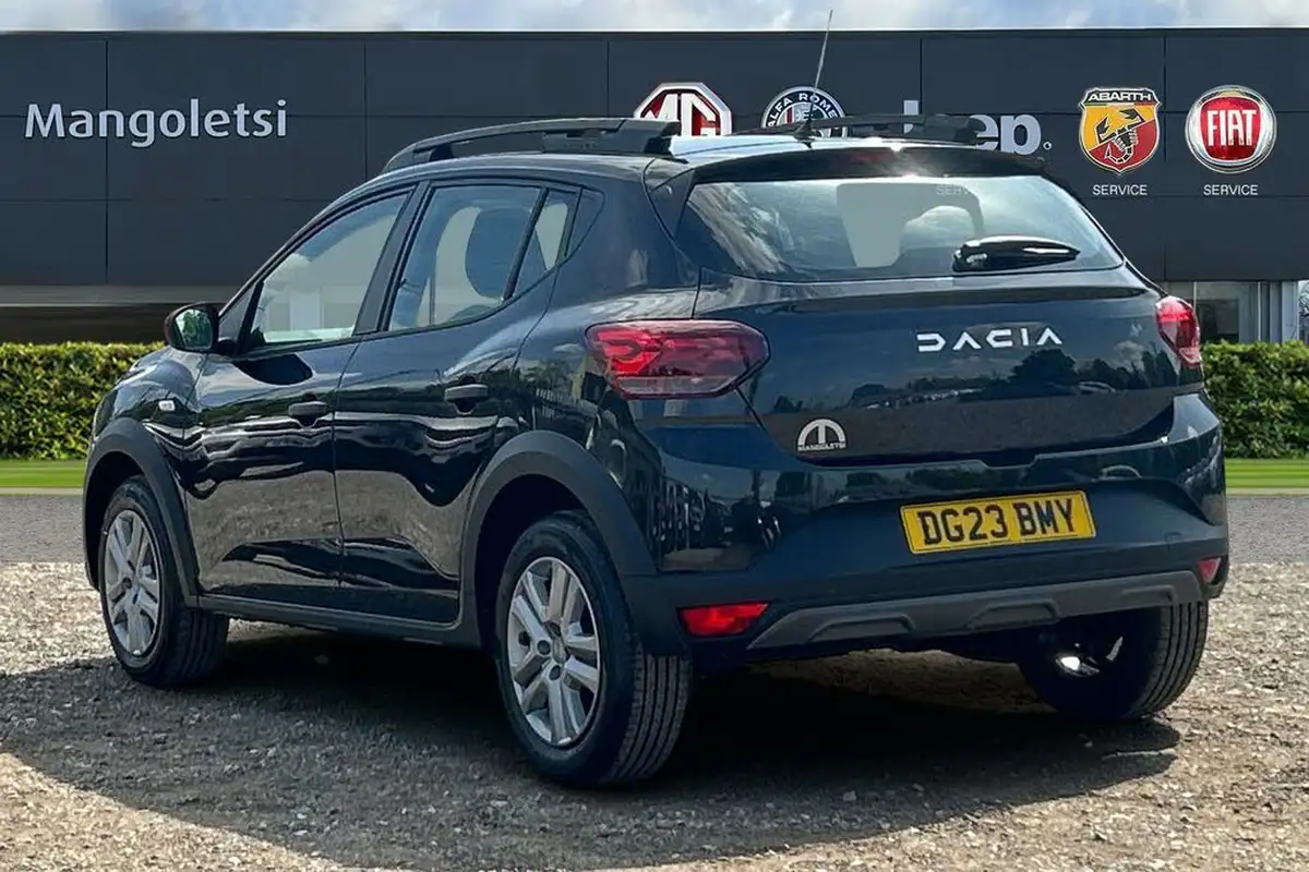 2023-dacia-sandero-10-tce-essential-90bhp-big-2