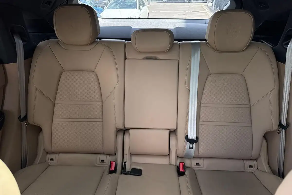 2023-porsche-cayenne-30-v6-platinum-edition-coupe-big-28