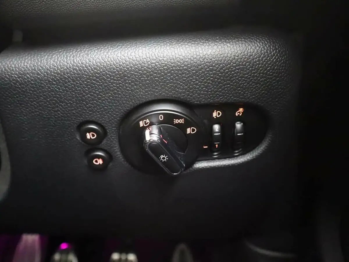 2019-mini-cooper-15-cooper-sport-hatchback-3d-big-35