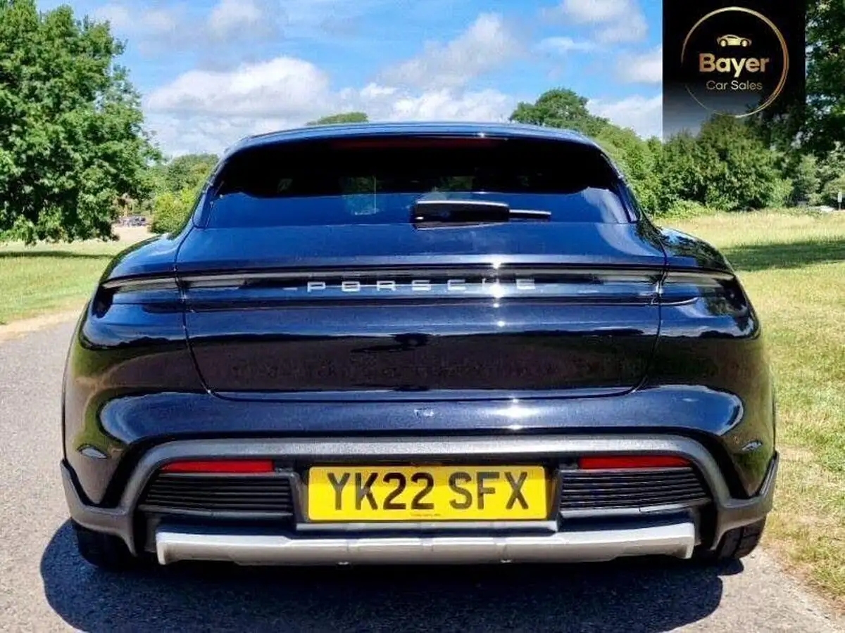 2022-porsche-taycan-e-4-cross-turismo-big-24