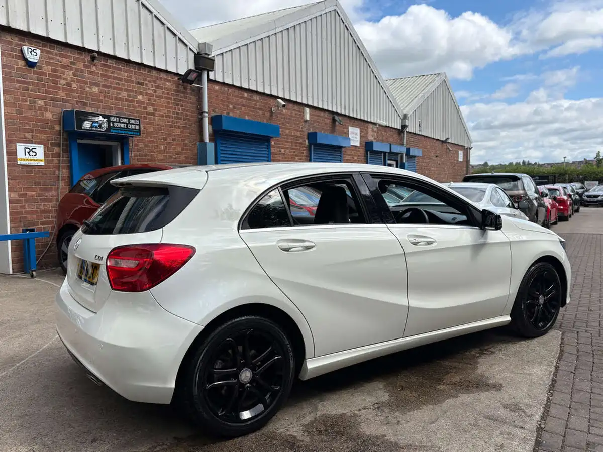 2015-mercedes-benz-a-class-15-cdi-a180-sport-109ps-big-21