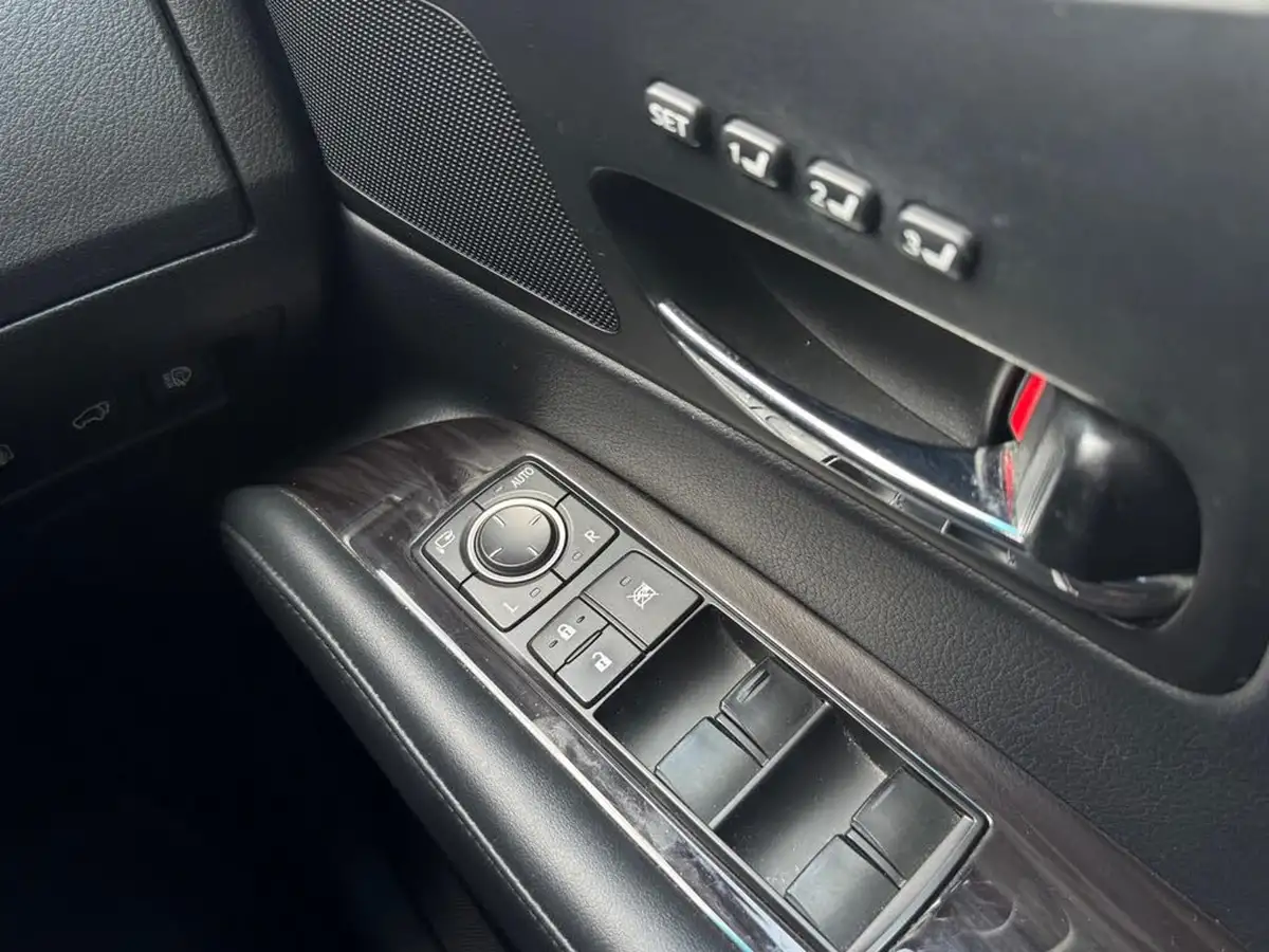2010-lexus-rx-450h-35-se-i-4x4-big-37