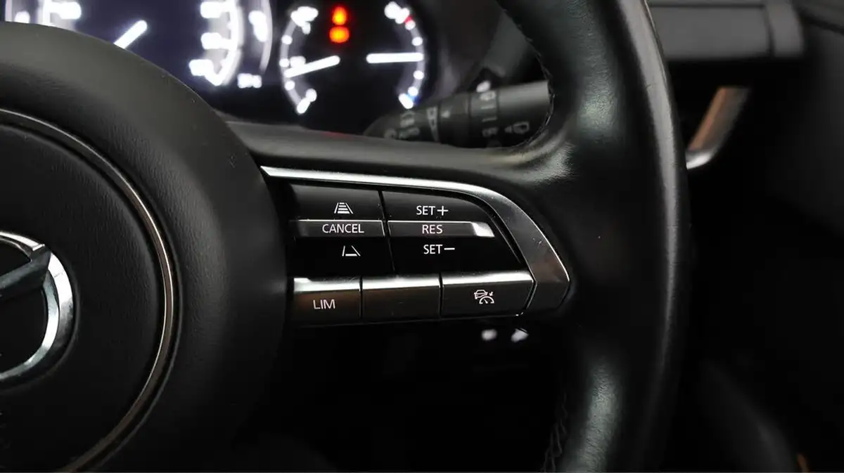 2021-mazda-mx-30-e-sport-lux-big-31