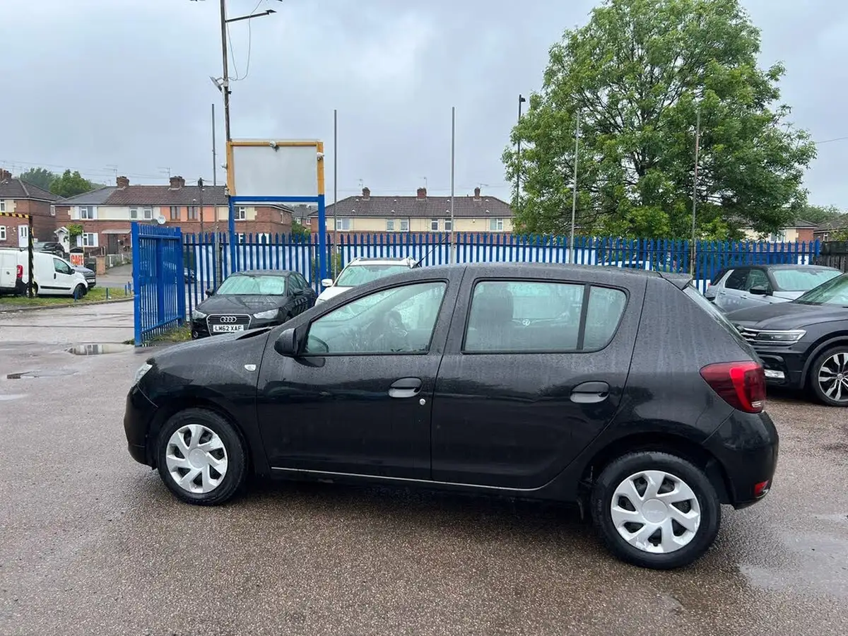 2019-dacia-sandero-09-tce-essential-ss-big-3