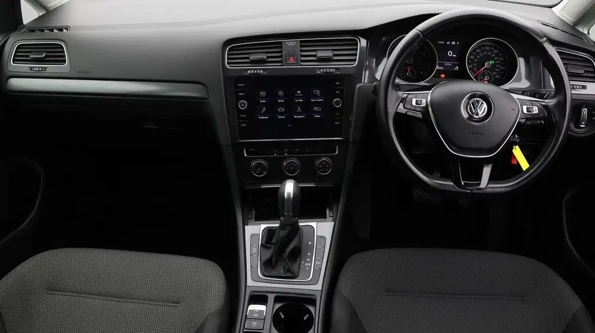 2018-volkswagen-golf-10-tsi-se-nav-110ps-ss-hatchback-5d-dsg-big-13