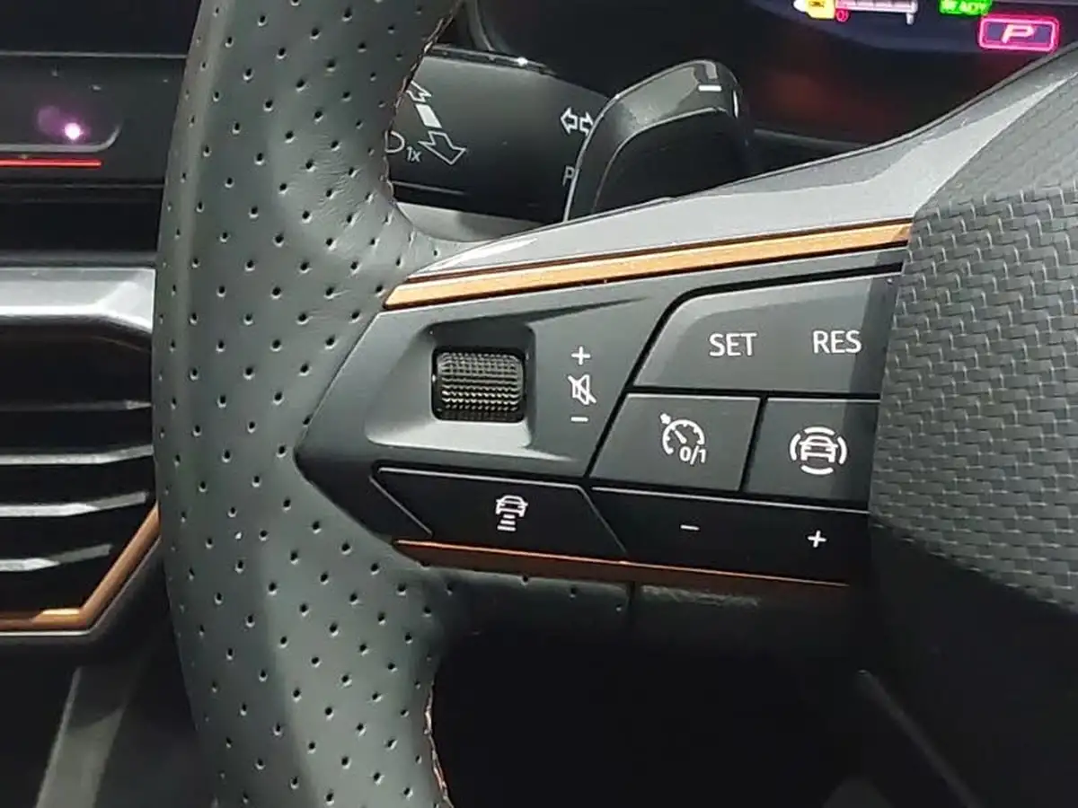 2024-cupra-formentor-14-e-hybrid-v2-big-17