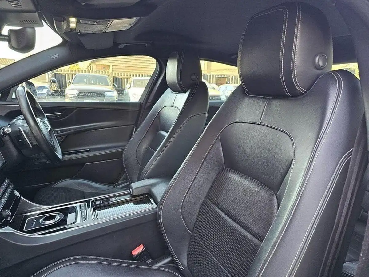 2018-jaguar-xe-20i-r-sport-200ps-1997cc-big-9
