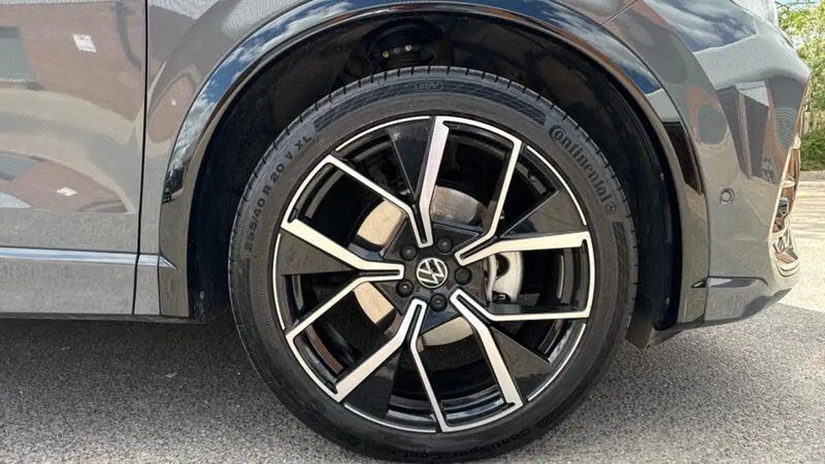 2024-volkswagen-tiguan-15-etsi-r-line-big-4
