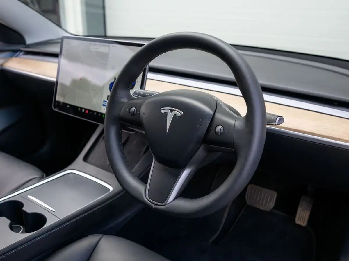 2021-tesla-model-3-e-standard-plus-big-12