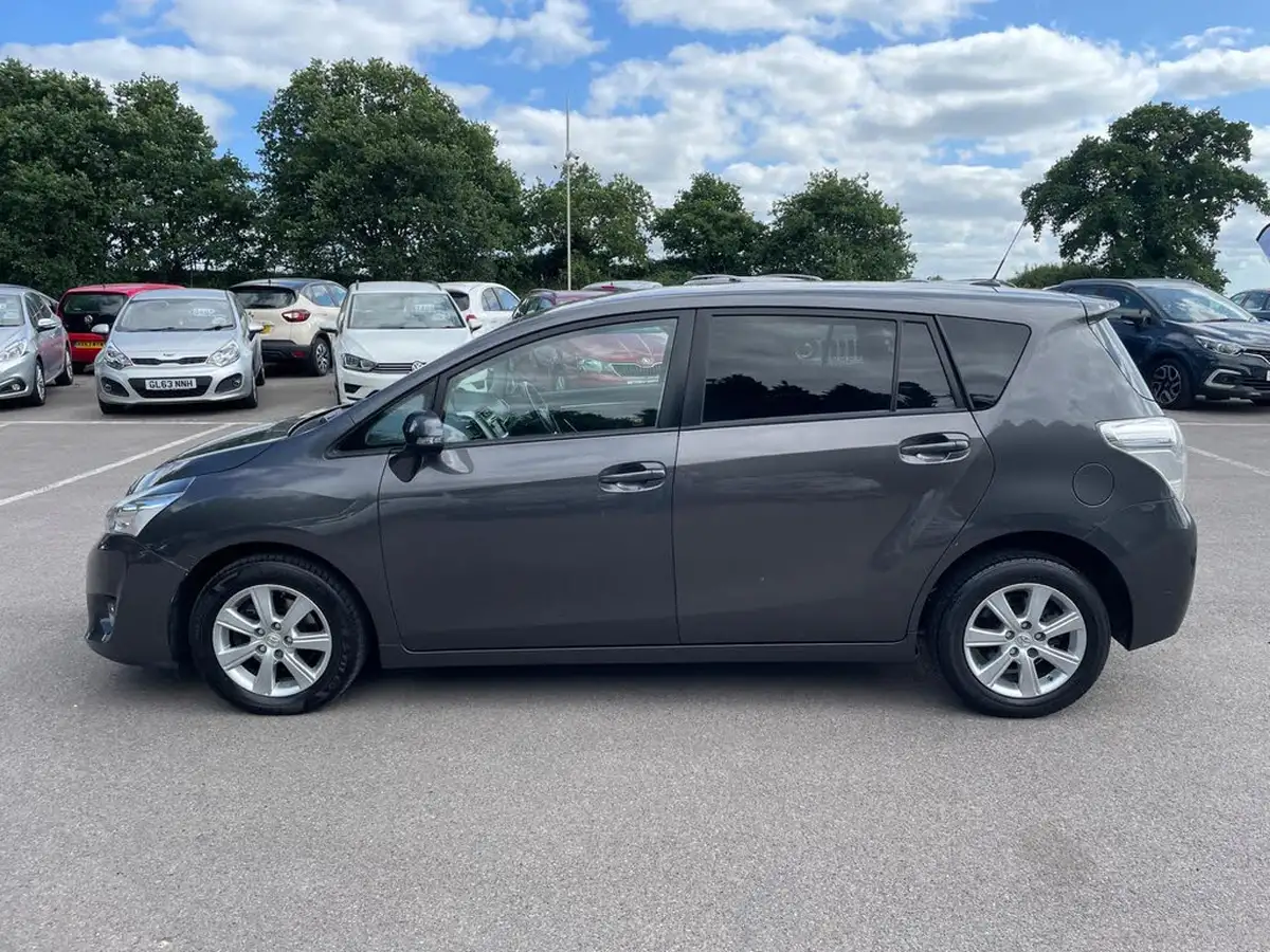 2016-toyota-verso-16d-d-4d-icon-112bhp-7st-big-7