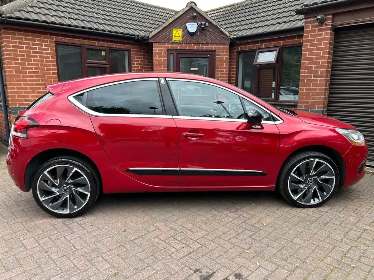 2013-citroen-ds4-20hdi-dsport-big-4