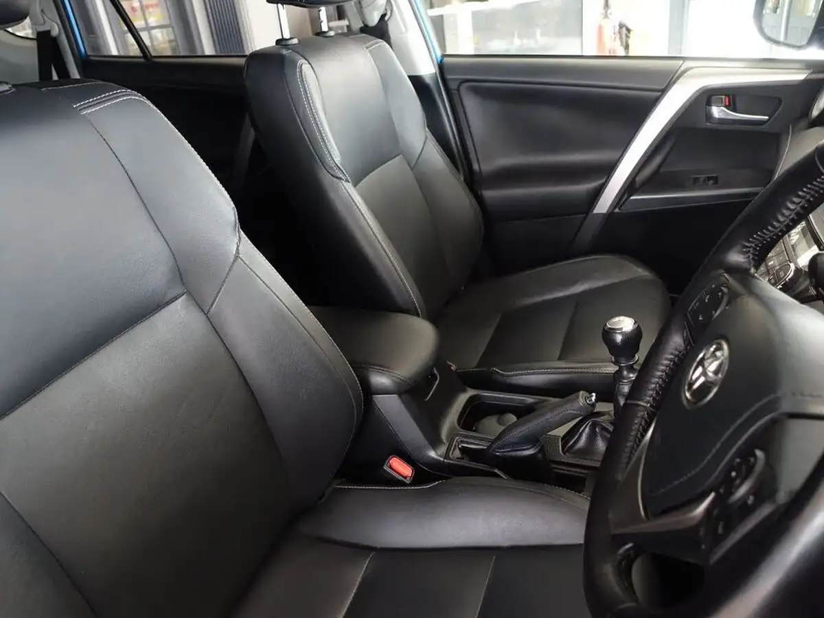 2016-toyota-rav4-20d-4d-excel-big-14
