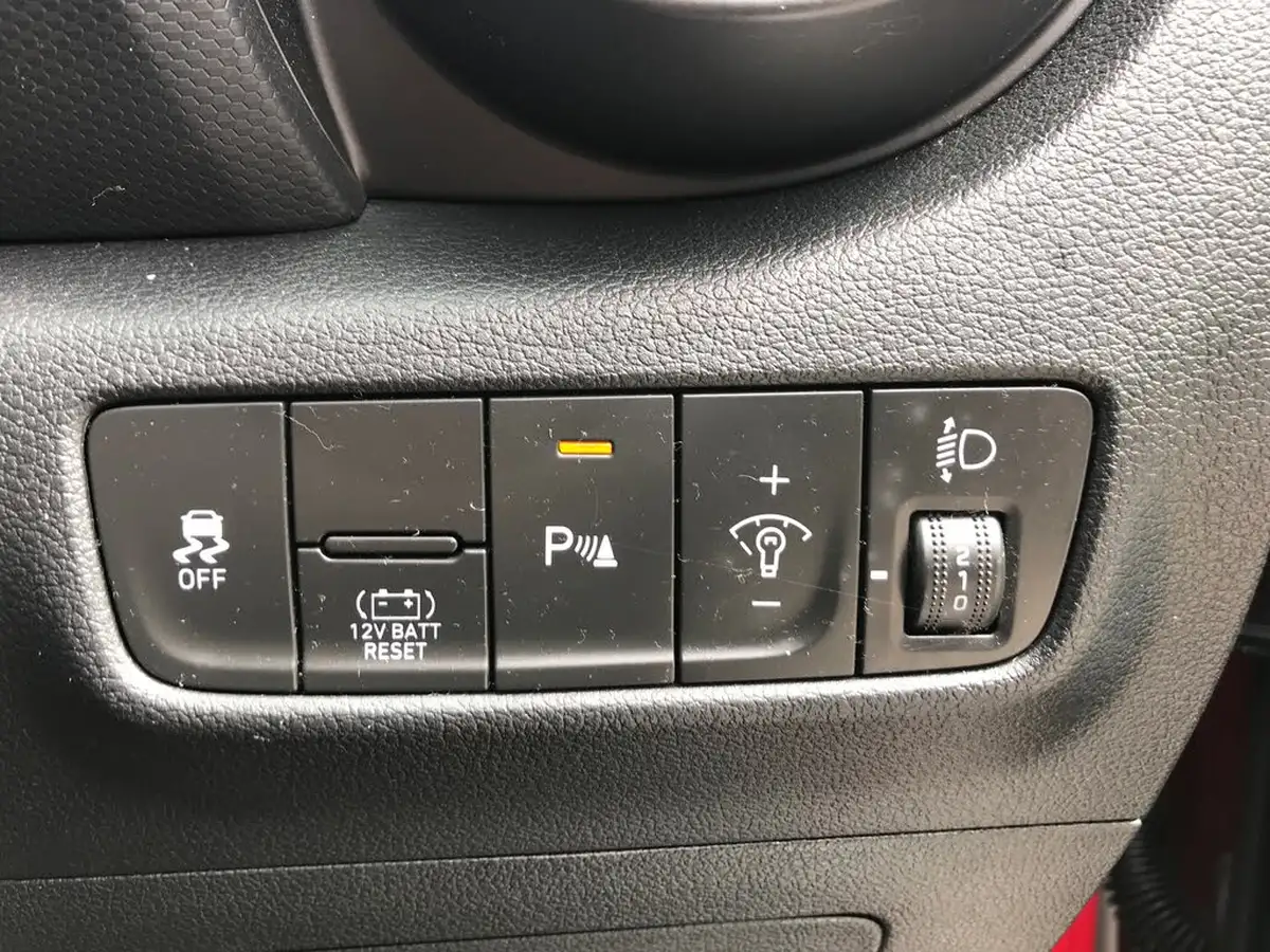 2022-hyundai-kona-16-gdi-premium-big-26