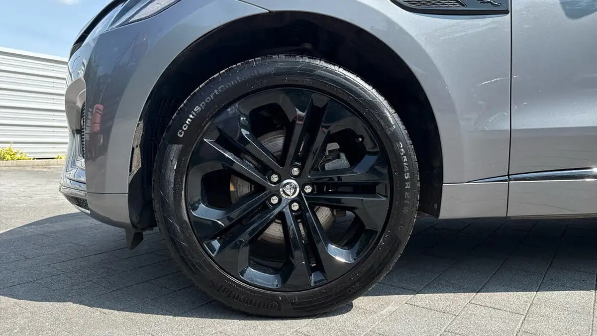 2024-jaguar-f-pace-20-d200-r-dynamic-hse-black-big-24
