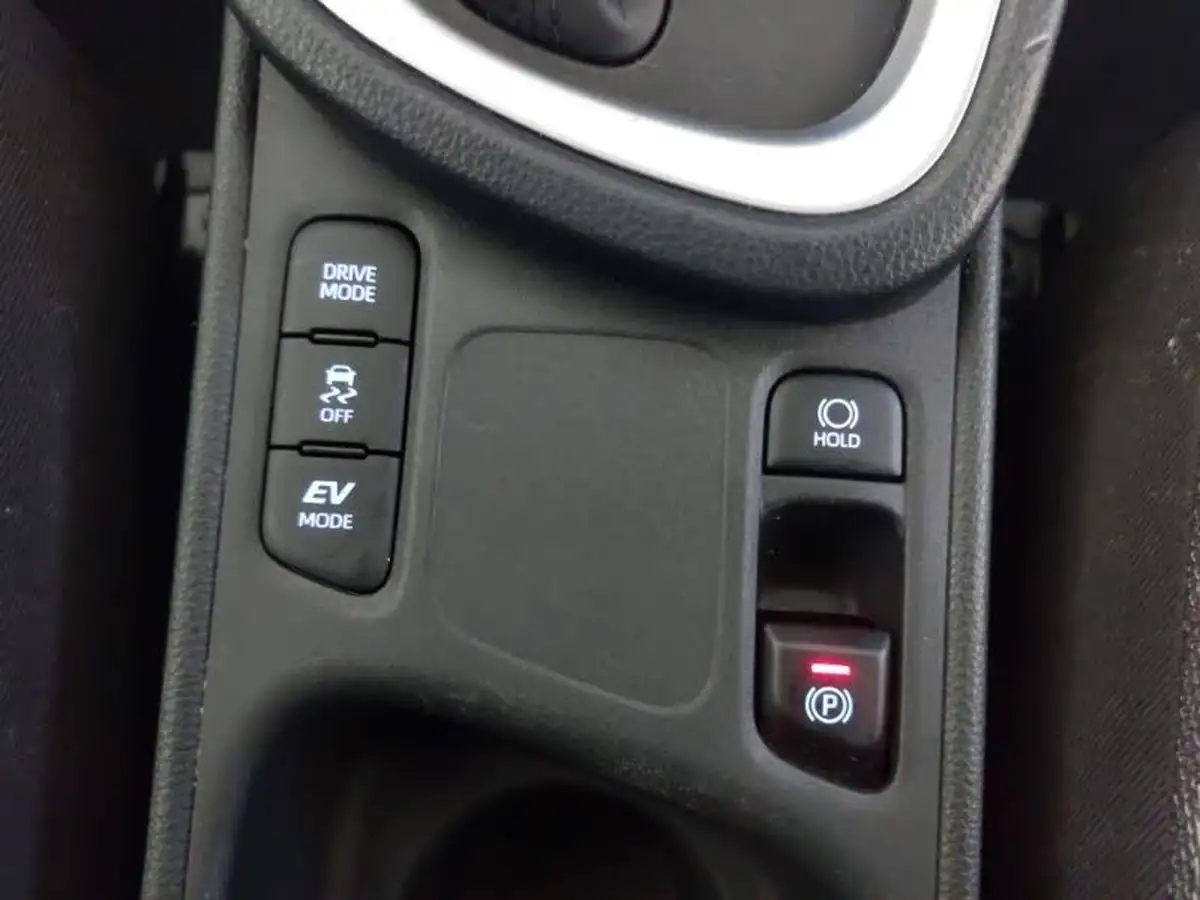 2022-toyota-yaris-15-vvt-i-design-panoramic-roof-big-13