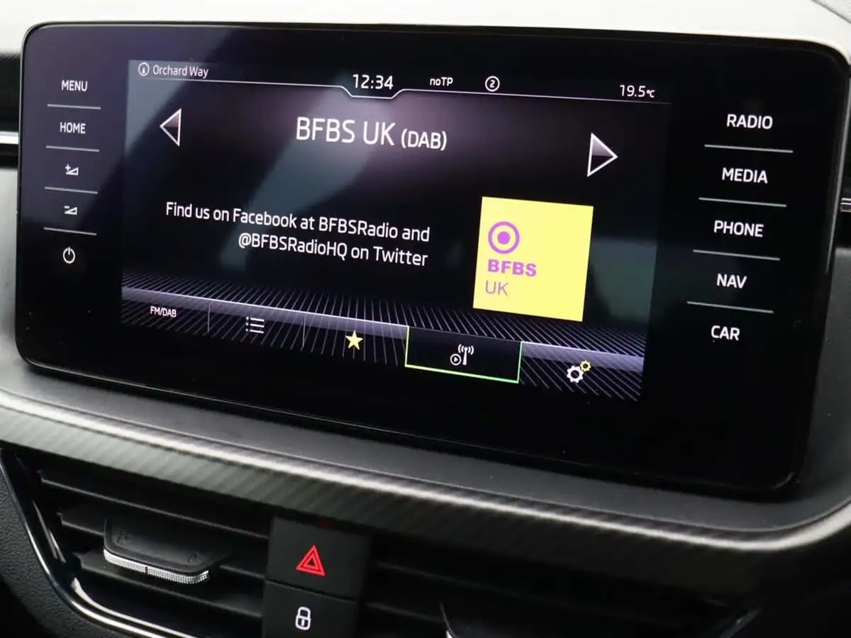 2021-skoda-kamiq-15-tsi-monte-carlo-dsg-big-23