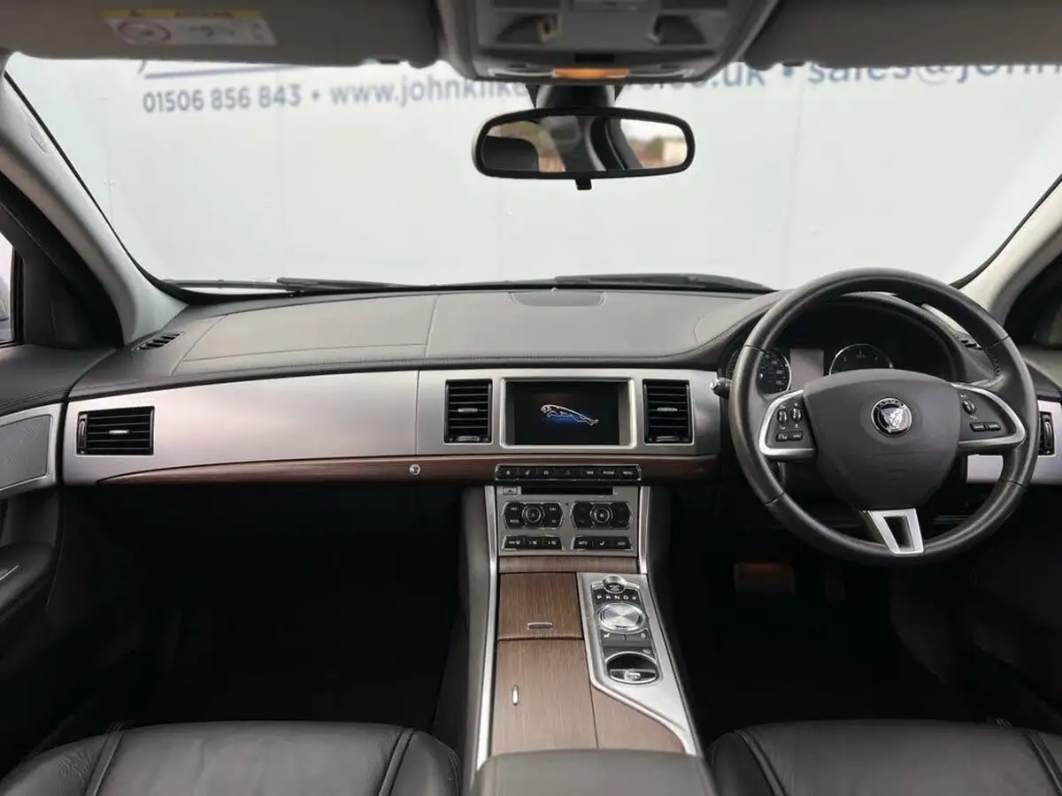 2015-jaguar-xf-22td-luxury-200ps-saloon-4d-big-29