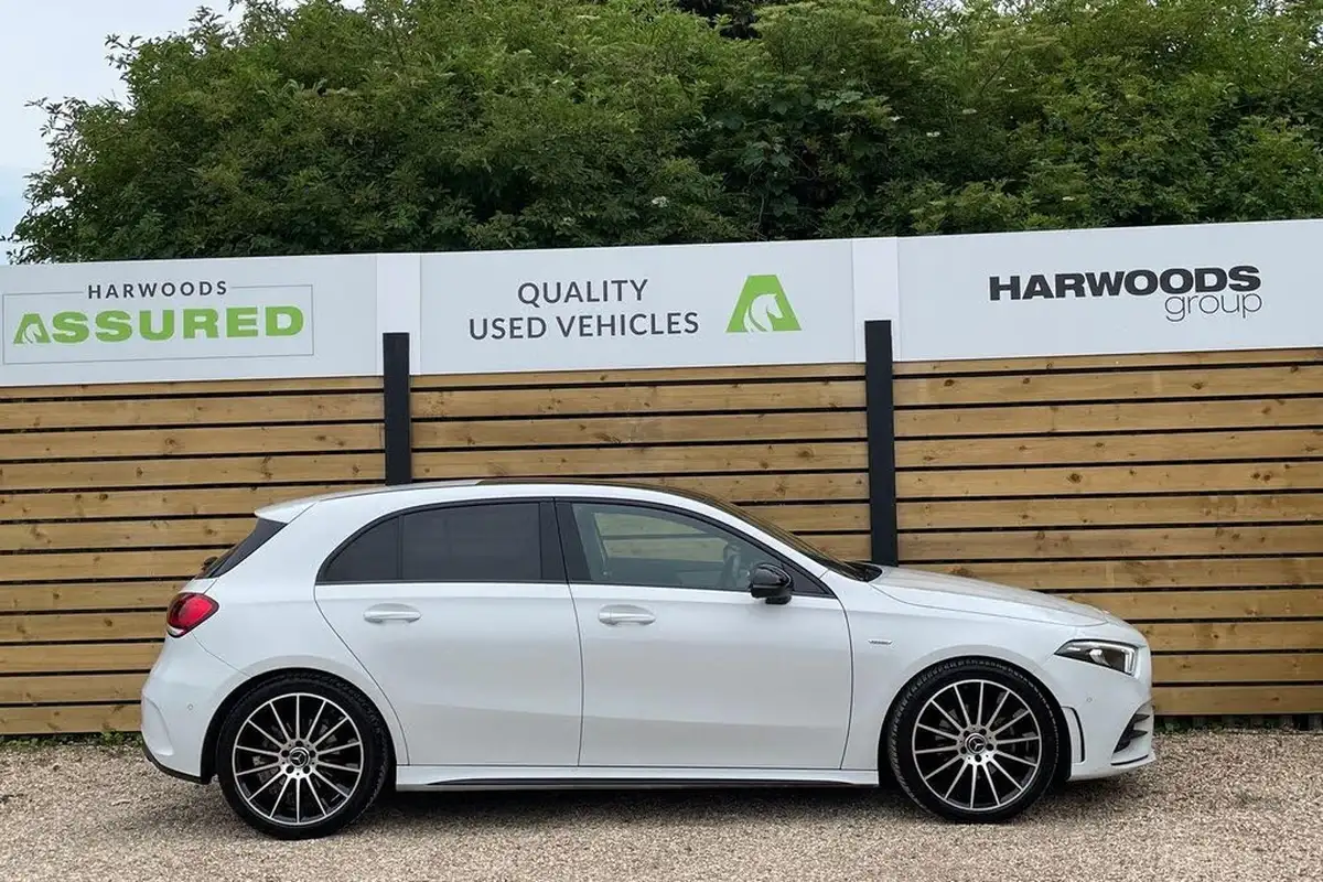 2021-mercedes-benz-a-class-13-a200-exclusive-edition-7g-dct-big-1