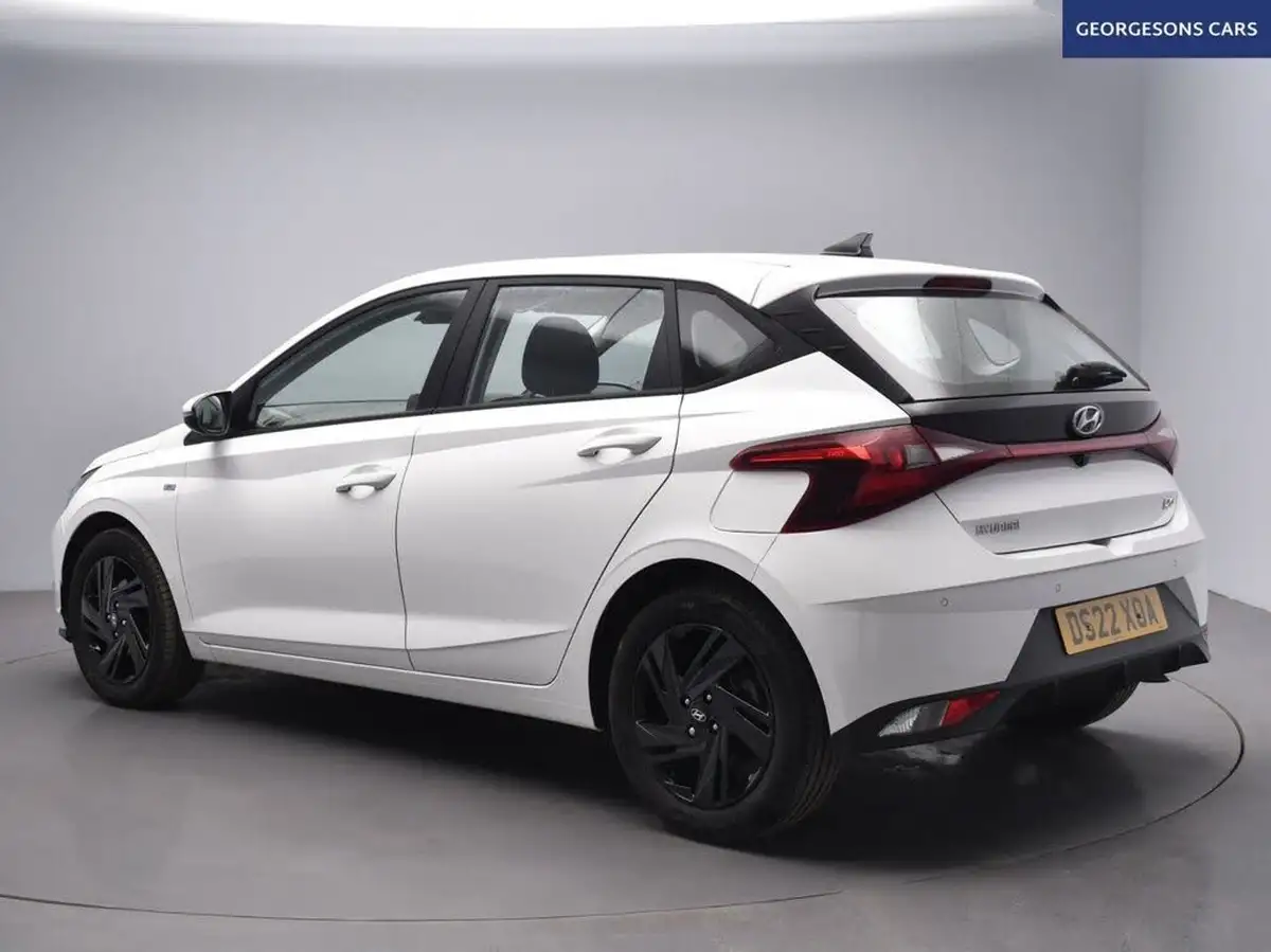2022-hyundai-i20-10-t-gdi-se-connect-eclutch-imt-big-1